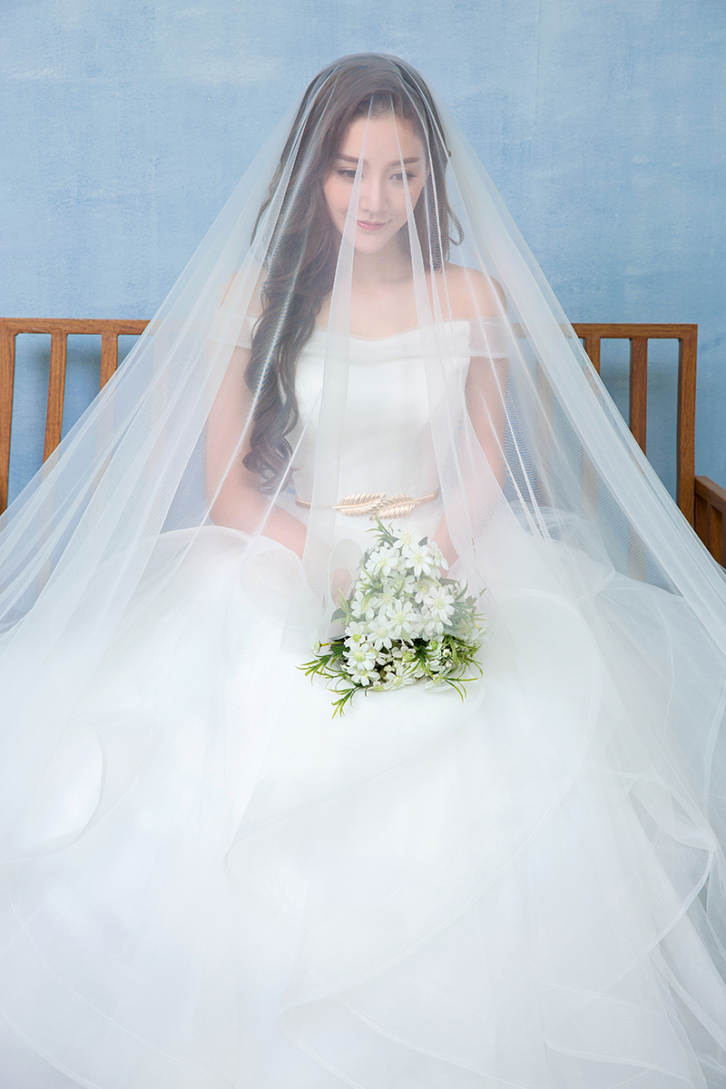 齐地款婚纱新款韩式蓬蓬裙公主型白色白纱一字肩HB0004