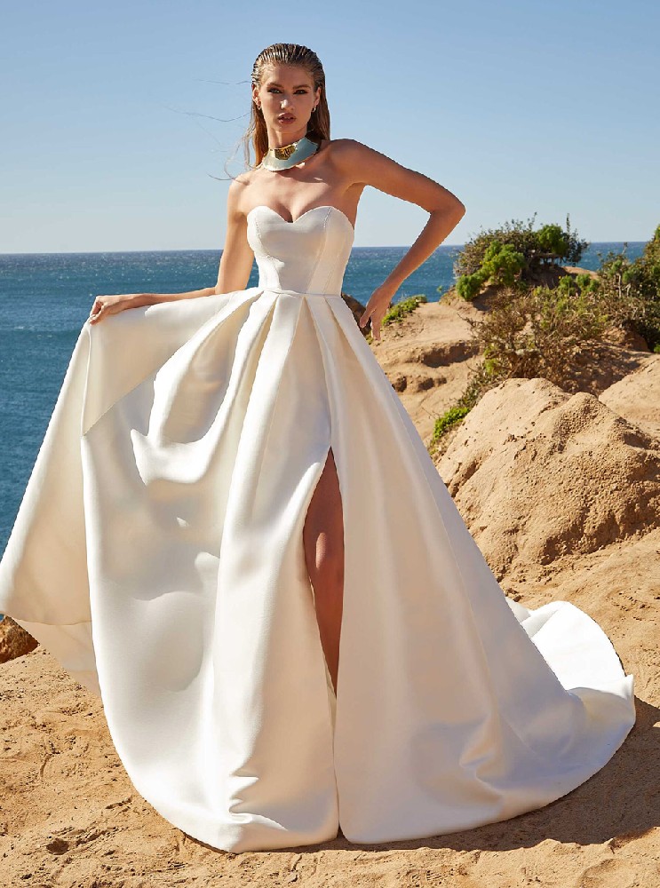 海滩外景婚纱摄影主题服装豪华大长拖尾厚缎婚纱HS9963