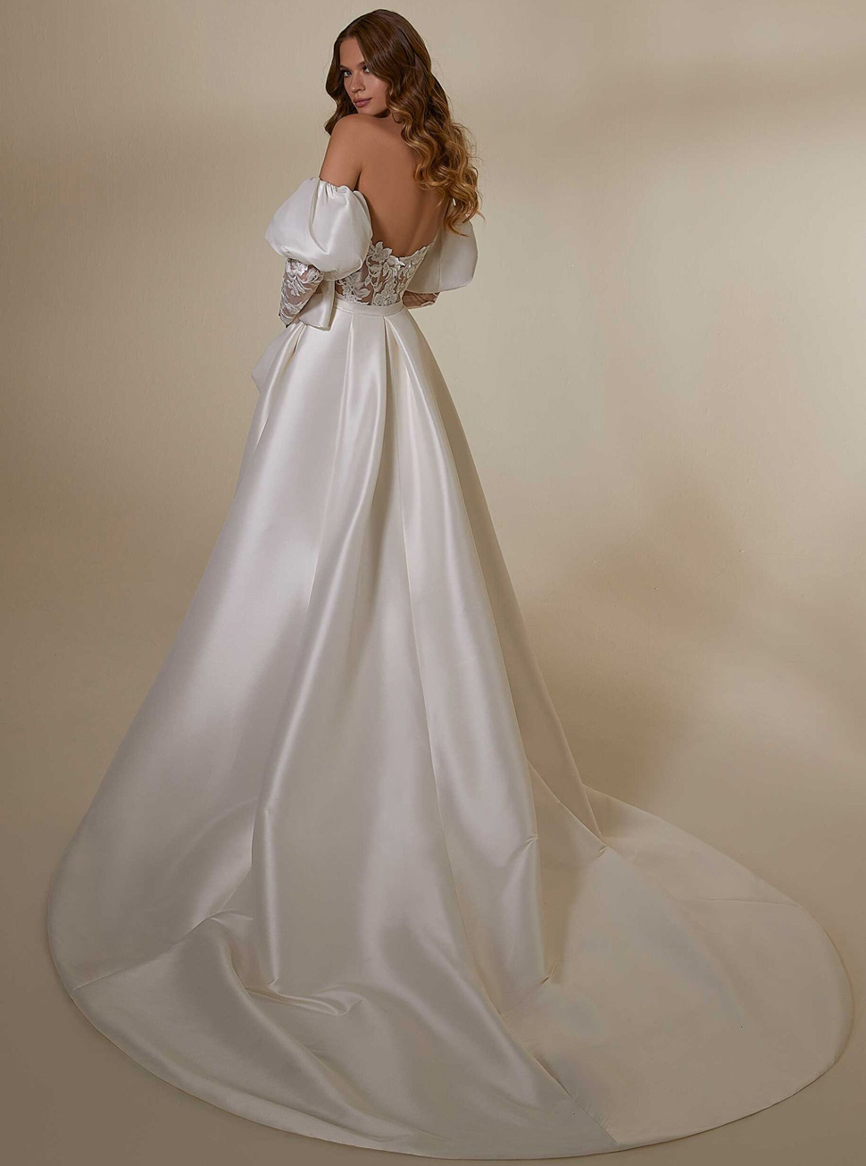 豪华两件套厚缎大拖尾欧式新娘婚纱礼服批发定制HS9980