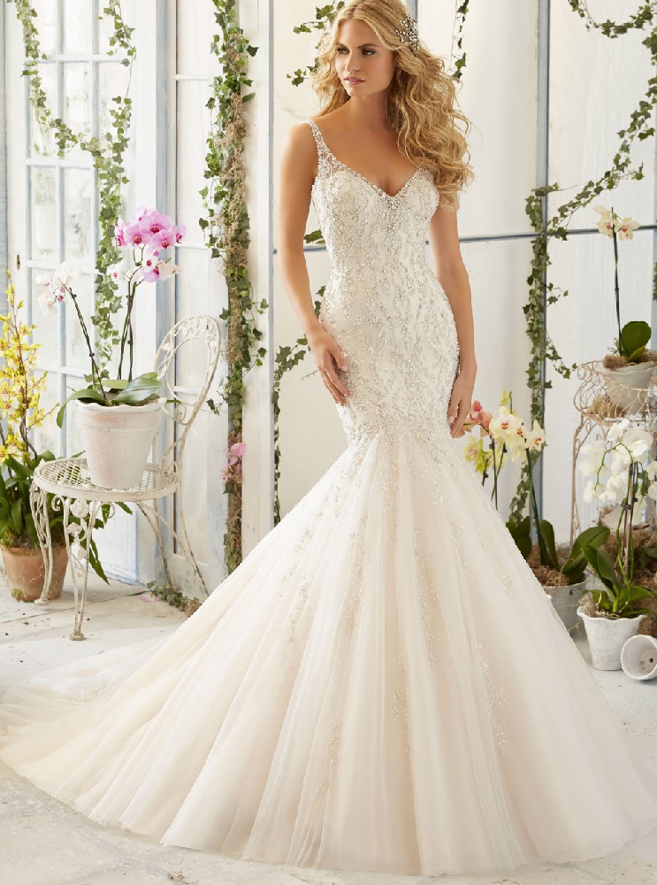 欧式奢华手工缝珠双肩V字领鱼尾包臀裙婚纱礼服HS9400